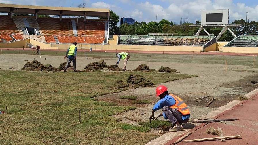 Campo de fútbol del Félix Sánchez estará listo para inicio de la Liga Dominicana de Fútbol