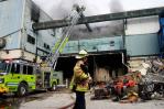 Un gran incendio se desata en planta de tratamiento de desechos de Mami-Dade