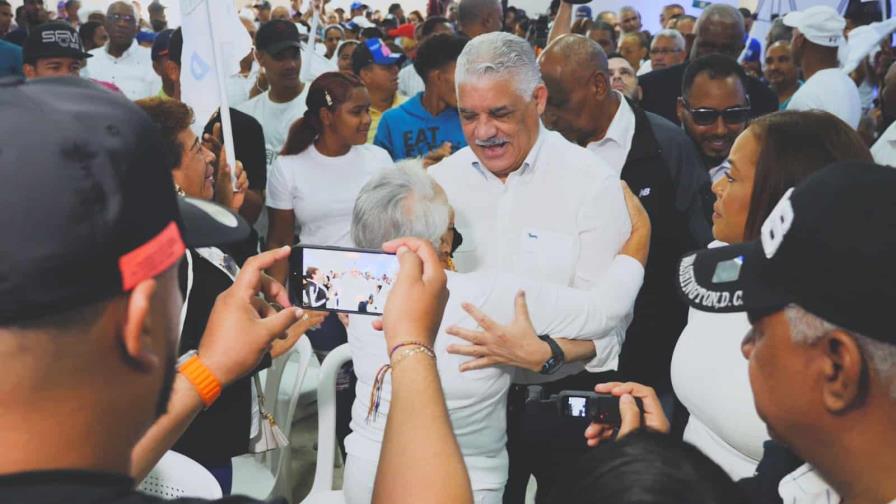 Miguel Vargas pide al presidente Abinader no reintroducir proyecto sobre trata de personas