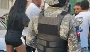 Imágenes sensibles | Video muestra policía señalado por matar un menor en carnaval de Santiago