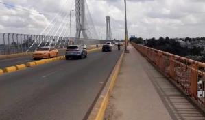 Corrigen pilotillos desorganizados sobre el puente de la 17