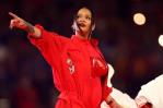 El look con sello español que llevó Rihanna en su presentación del Super Bowl