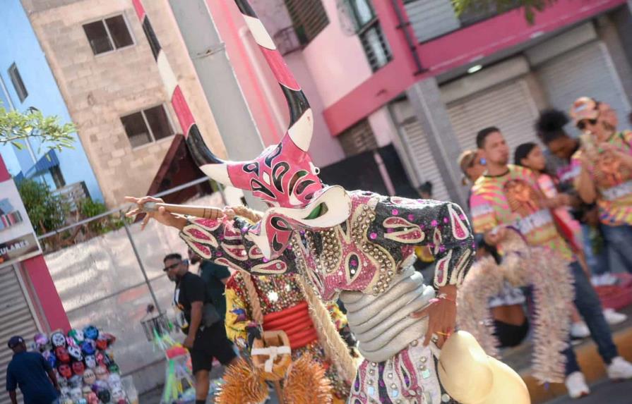 Suspenden próxima salida del carnaval en Santiago por muerte de niño