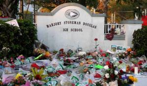 Un año de cárcel para hombre que acosó por internet a padre de una víctima de Parkland