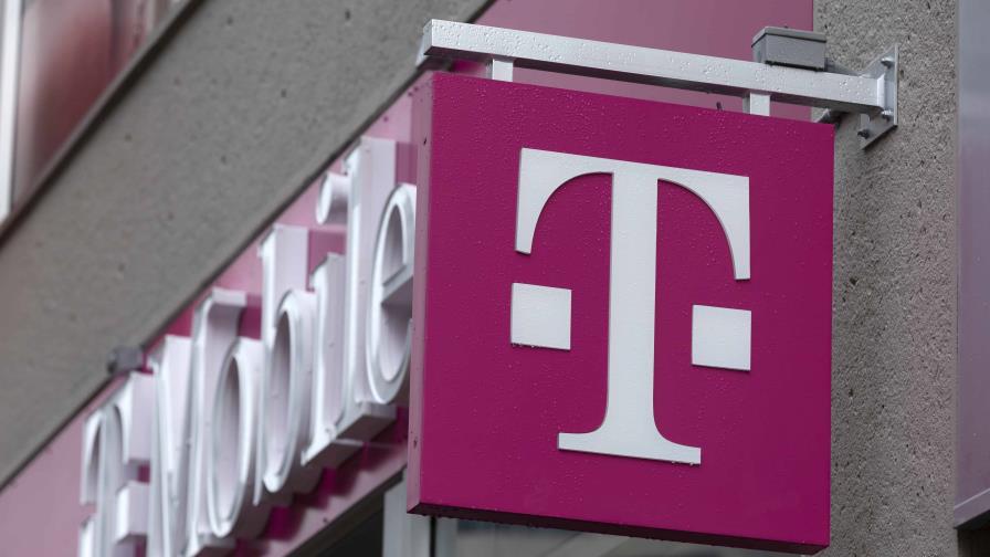 Reportes: Clientes de T-Mobile sufren cortes en todo EEUU Reportes: Clientes de T-Mobile sufren cortes en todo EEUU
