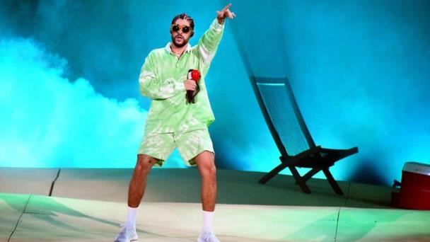 Bad Bunny entre los 10 artistas mejor pagados del mundo, según Forbes