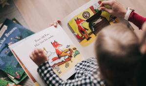 La periodista Manuela Lora inicia serie de cuentos infantiles