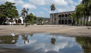 Plaza de España amerita una intervención profunda