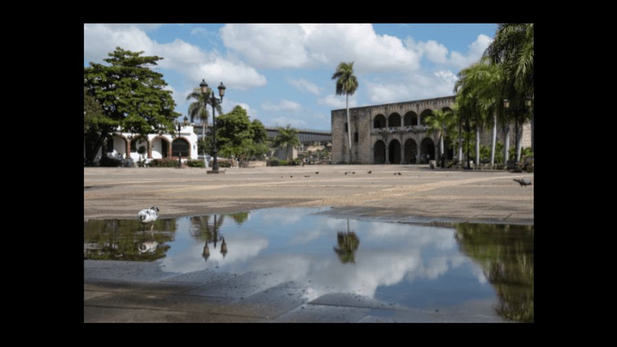 Plaza de España amerita una intervención profunda