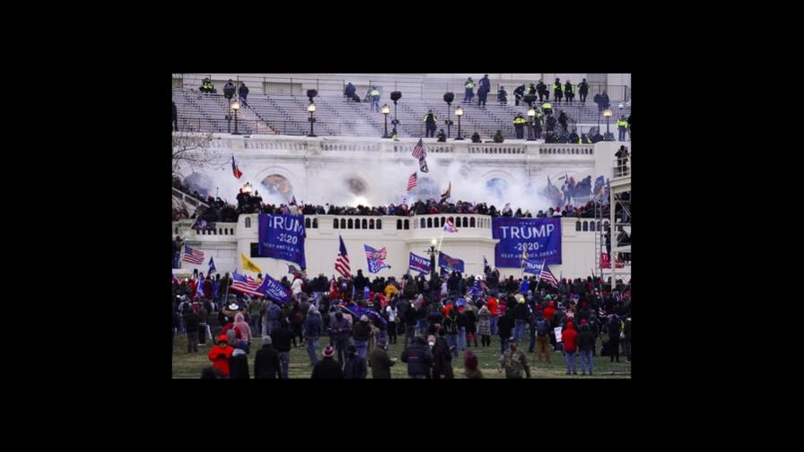 Hombre se declara culpable de atacar a agente en Capitolio