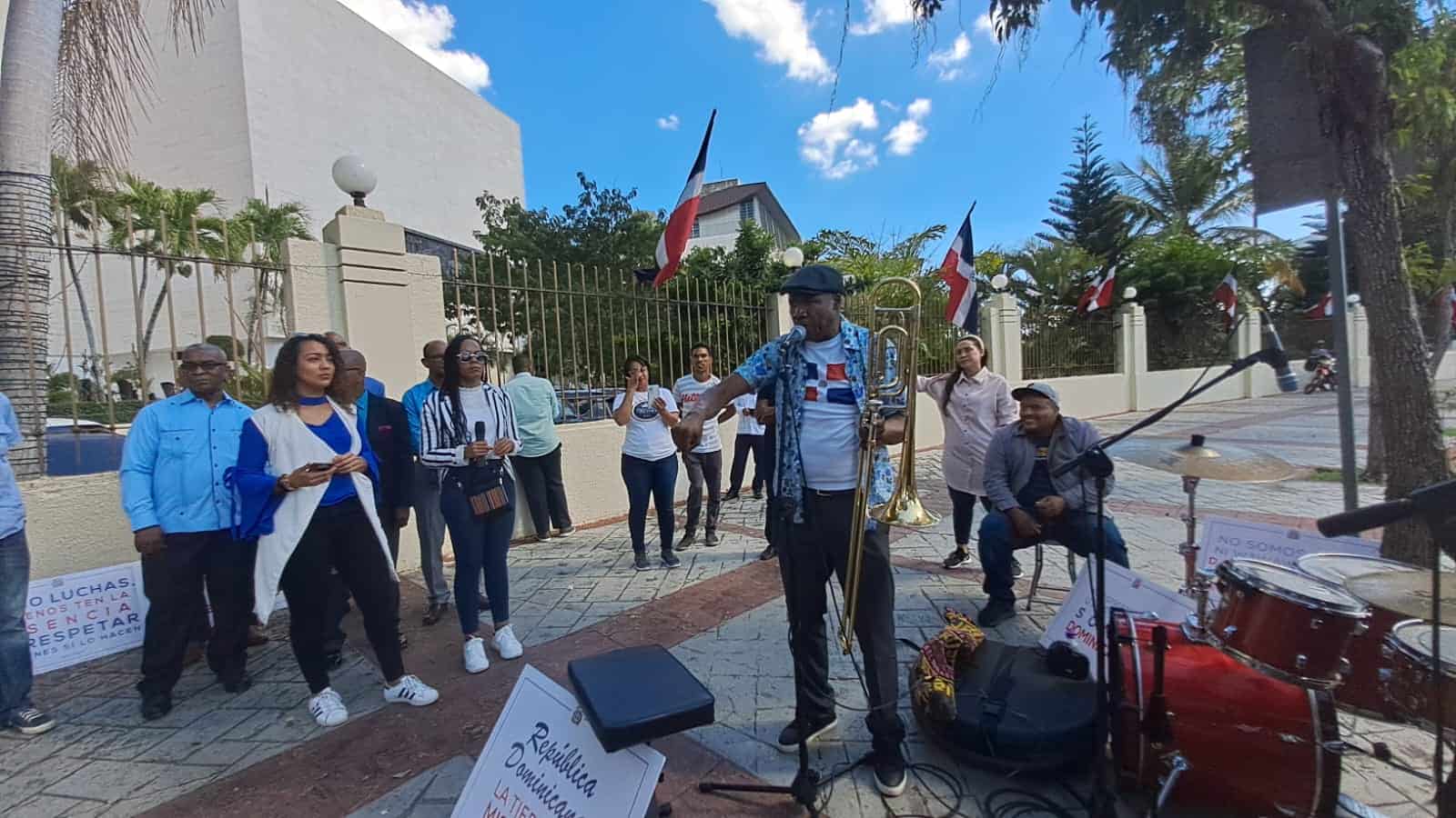 Los cristianos también usaron el canto para exigir que se respete la Constitución. 