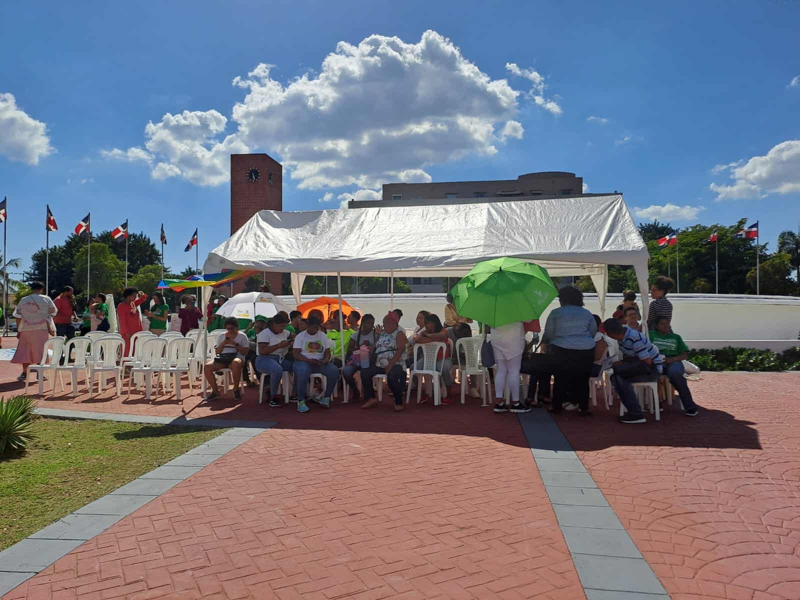 Manifestantes pro aborto se apostaron en los alrededores del Congreso Nacional.