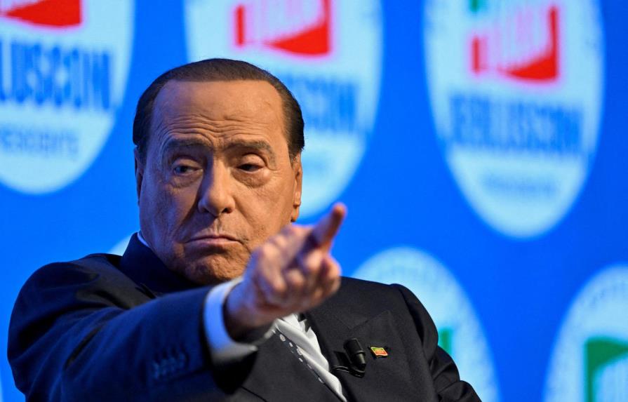 Silvio Berlusconi, absuelto de comprar el silencio de los asistentes a sus fiestas