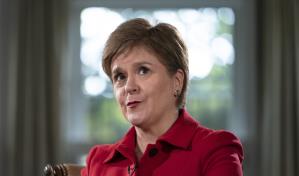 Renuncia primera ministra de Escocia tras ocho años en el cargo