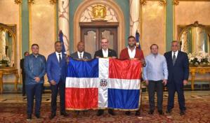 La Federaci&oacute;n Dominicana de B&eacute;isbol presenta la camiseta dominicana para el Cl&aacute;sico