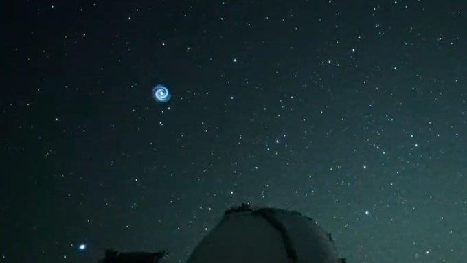 Un telescopio capta un misterioso espiral en el cielo de Hawái