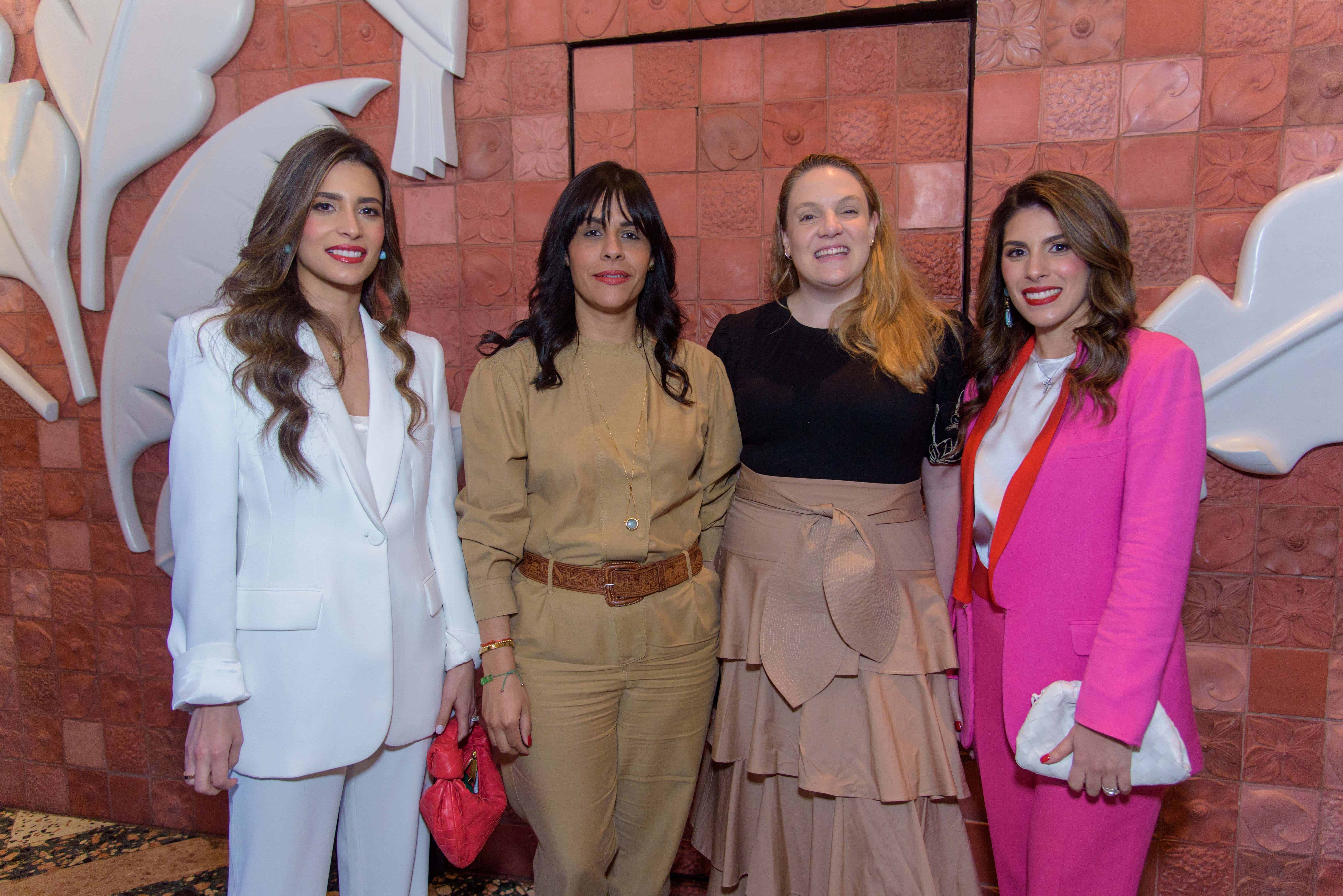 María Alejandra de Moya, Madelyn Martínez, Cristina Cuadra y Sarah de Moya.