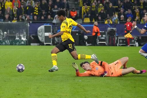 Dortmund supera a Chelsea, que queda en riesgo