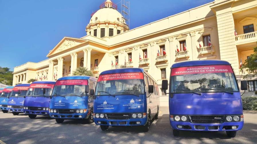 Cuánto costaron los nuevos autobuses del transporte universitario