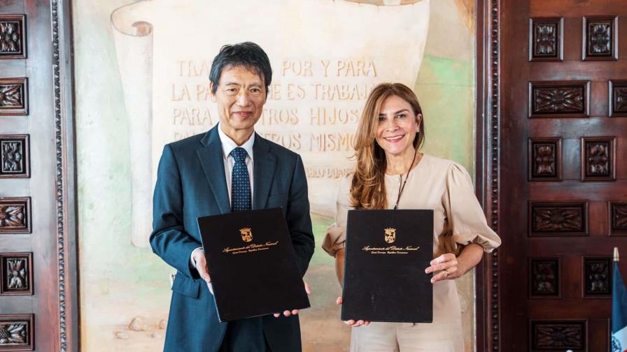 Japón dona cuatro camiones compactadores de basura a la Alcaldía del Distrito Nacional Japón dona cuatro camiones compactadores de basura a la Alcaldía del Distrito Nacional