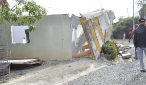 Muere hombre tras caerle pared encima en Santiago Oeste