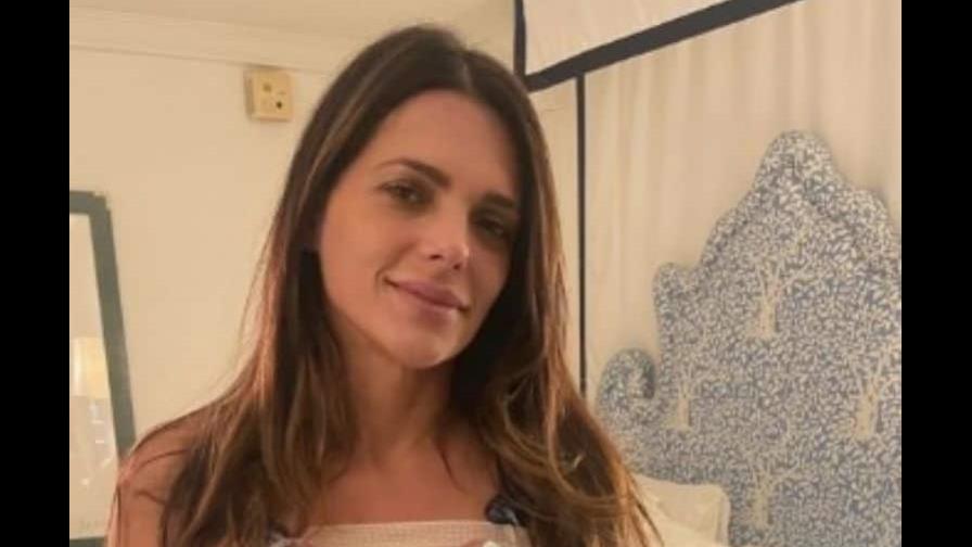 Bárbara Bermudo decide retirarse sus implantes de senos y revela entre lágrimas su sufrimiento