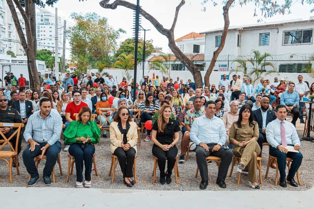 Residentes participan de la inauguración