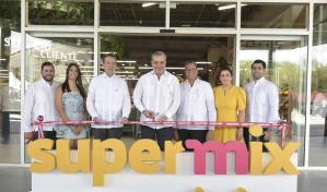 Abinader inaugura ferreter&iacute;a-supermercado Supermix en la avenida Rep&uacute;blica de Colombia