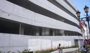 Alcaldía se apresta a demoler el parqueo de la calle José Reyes