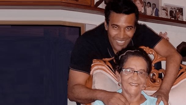Fallece madre del imitador dominicano Julio Sabala