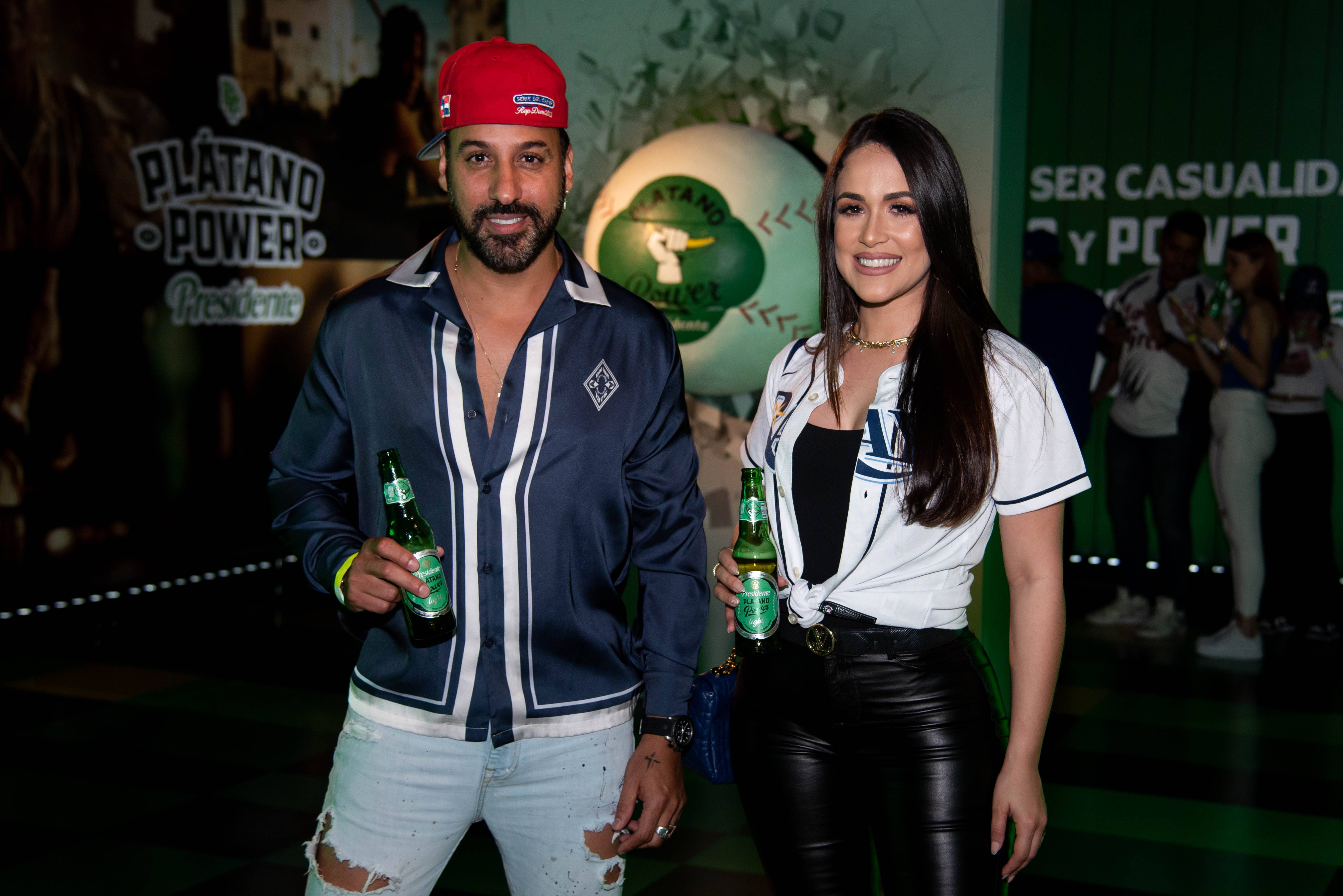 Jhoel López y Liza Blanco.