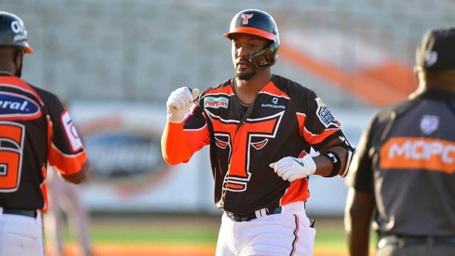Movimiento en la pelota invernal dominicana; Licey y Toros cambian jugadores Movimiento en la pelota invernal dominicana; Licey y Toros cambian jugadores