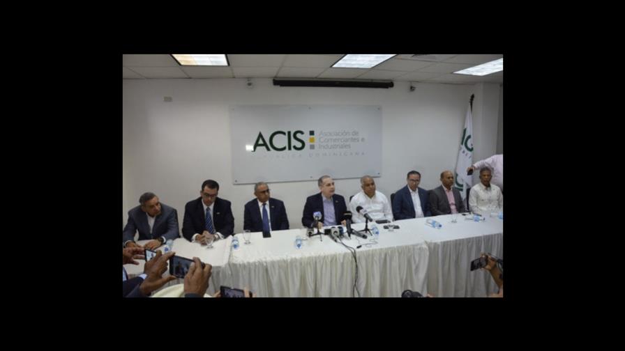 Denuncian sectores buscan sacar provecho político con tragedia del niño en carnaval de Santiago