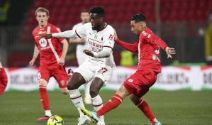 Milan resurge y supera 1-0 al Monza de Berlusconi