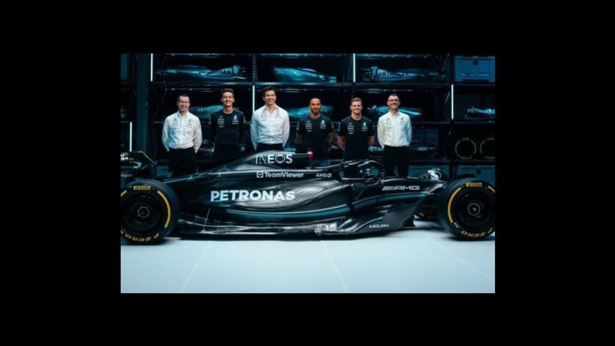 Mercedes recupera el color negro en su nuevo W14 para ir en serio en 2023 Mercedes recupera el color negro en su nuevo W14 para ir en serio en 2023
