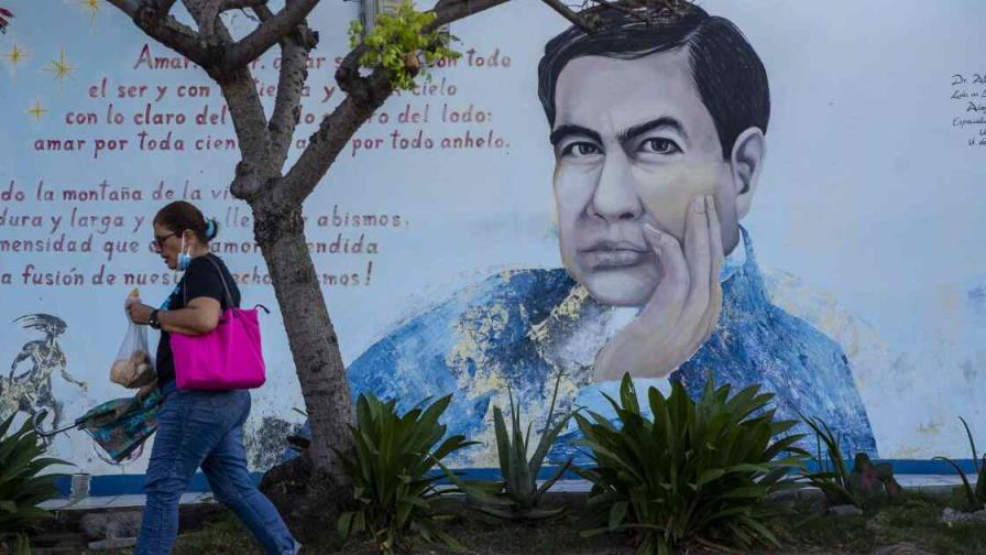 La vida y obra del poeta nicaragüense Rubén Darío es recreada en 31 cuadros La vida y obra del poeta nicaragüense Rubén Darío es recreada en 31 cuadros