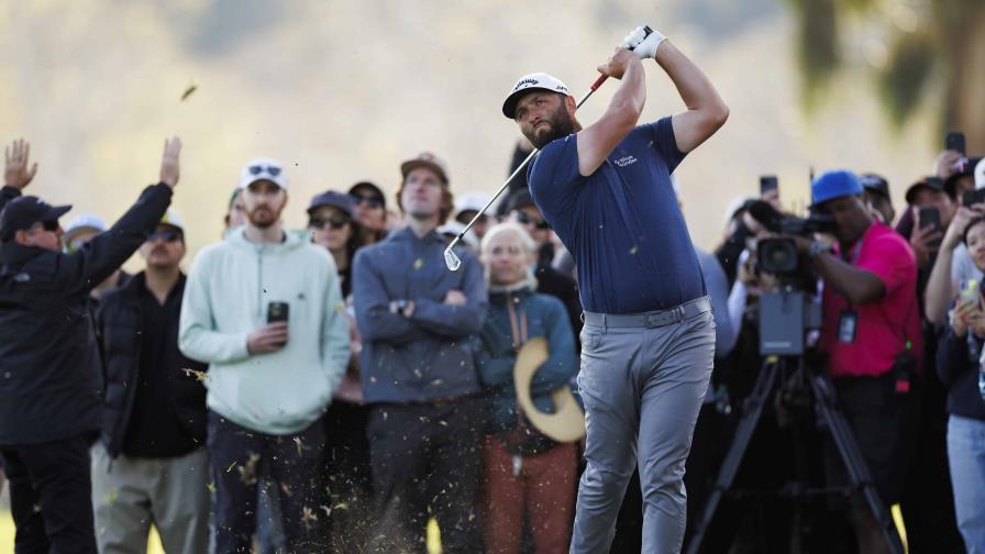 Rahm limita errores y lidera en Riviera; Woods firma un 67 Rahm limita errores y lidera en Riviera; Woods firma un 67