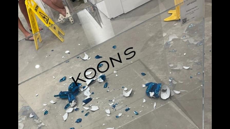 Visitante de una feria de arte en EEUU rompe por accidente una costosa escultura de Koons