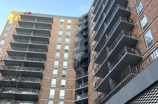 Incendio en una torre de apartamentos en Maryland deja un muerto