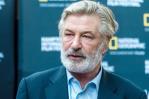 La fiscalía estadounidense rebaja los cargos contra Alec Baldwin