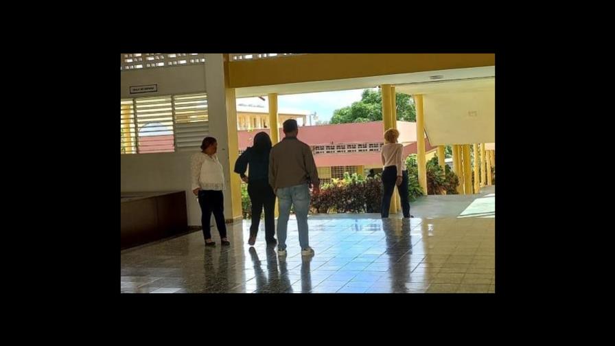 Ministerio Público se reúne con director de politécnico donde estudiaba Esmeralda Richiez Ministerio Público se reúne con director de politécnico donde estudiaba Esmeralda Richiez