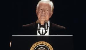 Decenas rezan por Jimmy Carter tras anuncio de cuidados paliativos