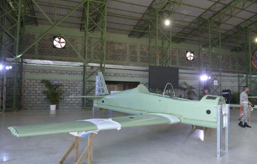 Técnicos de la Fuerza Aérea de República Dominicana construyen aviones de bajo costo