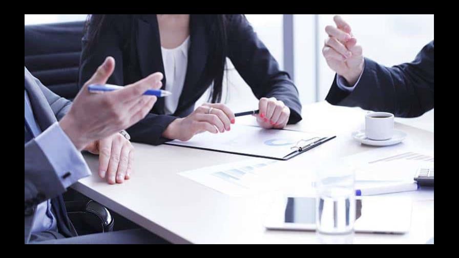 Trabajar cuatro días a la semana mejora la productividad y el bienestar