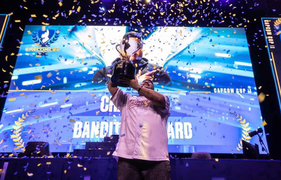 Saúl Mena se convierte en campeón mundial de la Capcom Cup por segunda vez