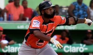 Yamaico Navarro pasa a los Leones del Escogido a cambio de Sandro Fabián