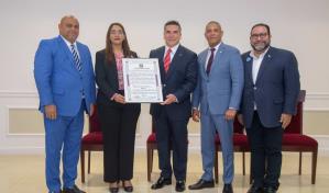 Senado reconoce a Alejandro Moreno, presidente de la Copppal