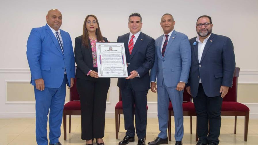 Senado reconoce a Alejandro Moreno, presidente de la Copppal
