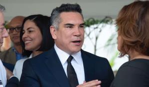 Presidente de la Copppal y partidos depositan ofrenda floral a tumba de Pe&ntilde;a G&oacute;mez