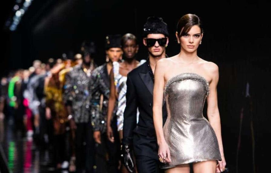 Las casas de moda italiana desfilan en Milán tras año de ventas récord